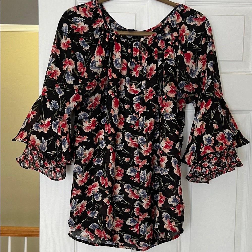 Chaps Women’s Black Floral Bell-Sleeve Blouse